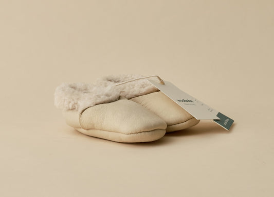 Woolbabe Lambskin Booties – Toetoe (0-3mths)